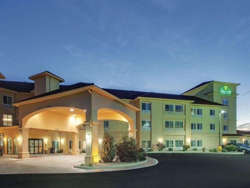 Comfort Inn & Suites Verona At Turning Stone Resort Casino Extérieur photo