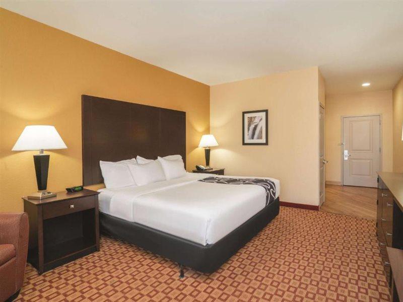 Comfort Inn & Suites Verona At Turning Stone Resort Casino Extérieur photo