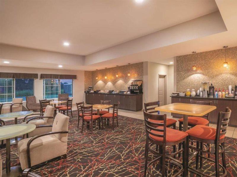 Comfort Inn & Suites Verona At Turning Stone Resort Casino Extérieur photo