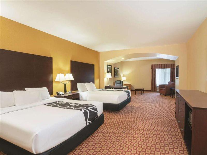 Comfort Inn & Suites Verona At Turning Stone Resort Casino Extérieur photo