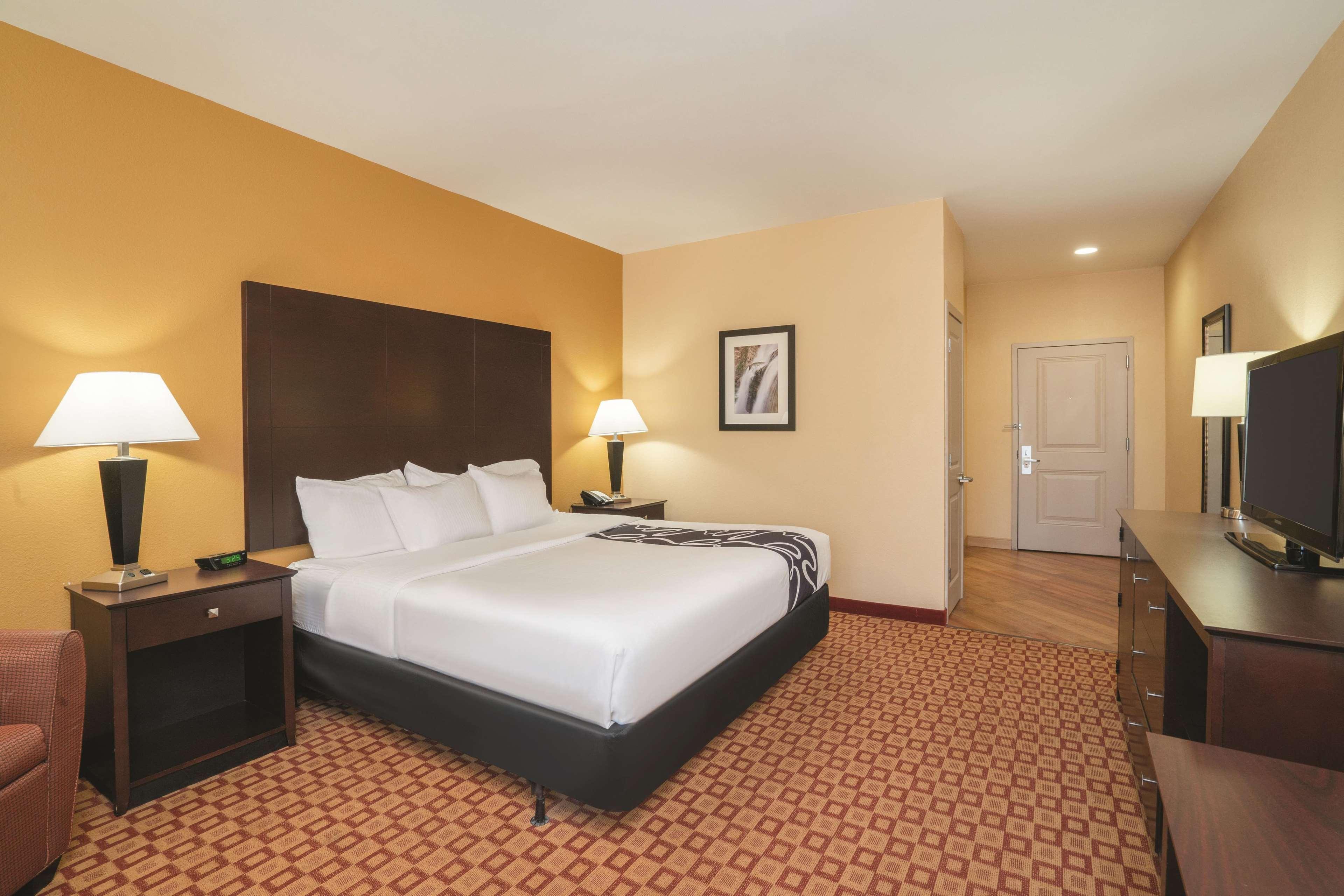 Comfort Inn & Suites Verona At Turning Stone Resort Casino Extérieur photo