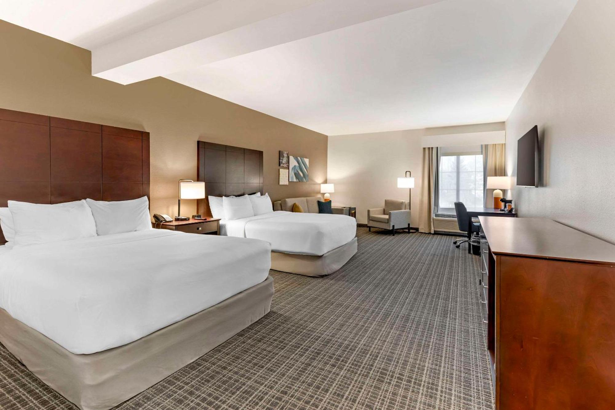 Comfort Inn & Suites Verona At Turning Stone Resort Casino Extérieur photo