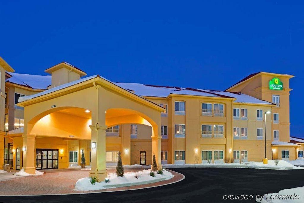 Comfort Inn & Suites Verona At Turning Stone Resort Casino Extérieur photo