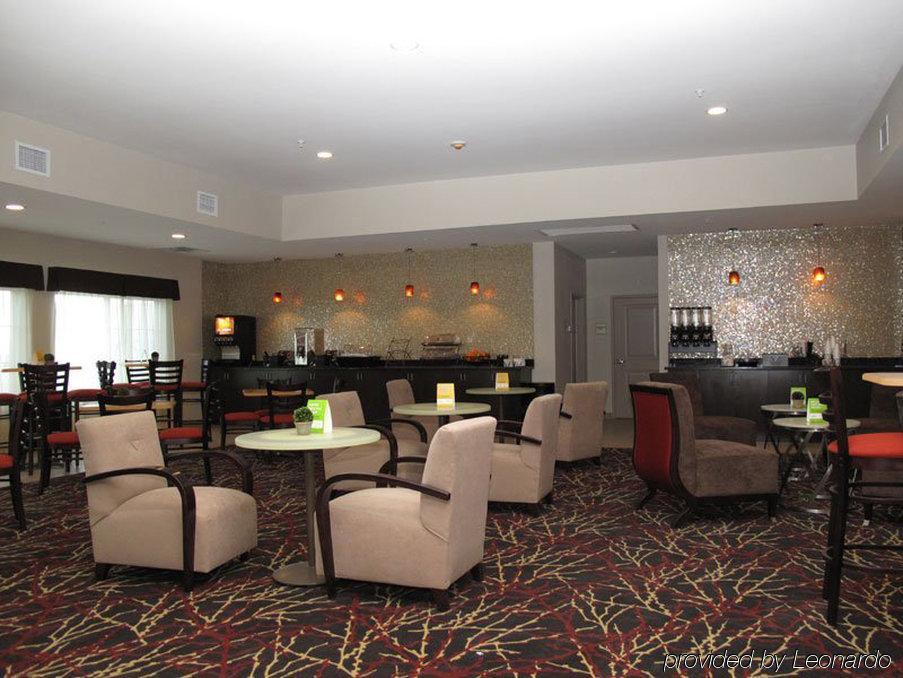 Comfort Inn & Suites Verona At Turning Stone Resort Casino Extérieur photo