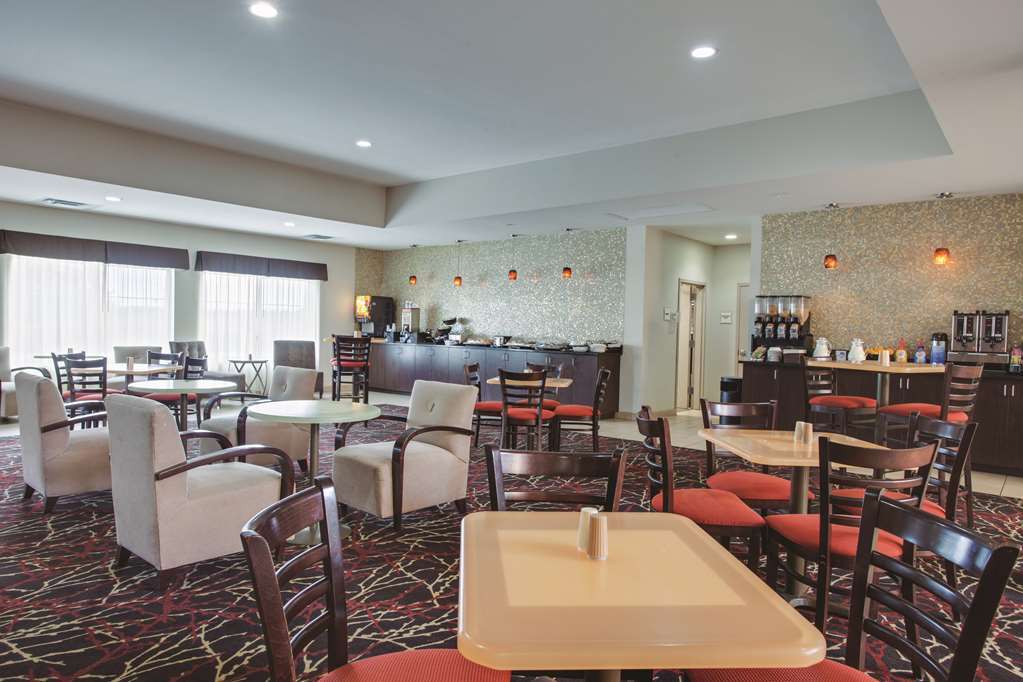 Comfort Inn & Suites Verona At Turning Stone Resort Casino Restaurant photo