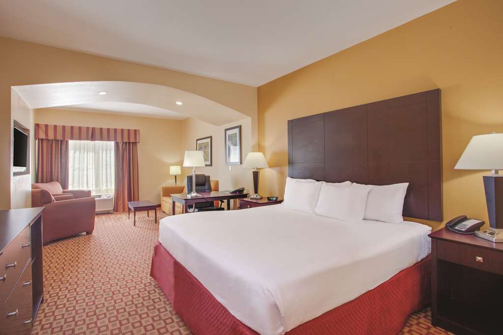 Comfort Inn & Suites Verona At Turning Stone Resort Casino Chambre photo